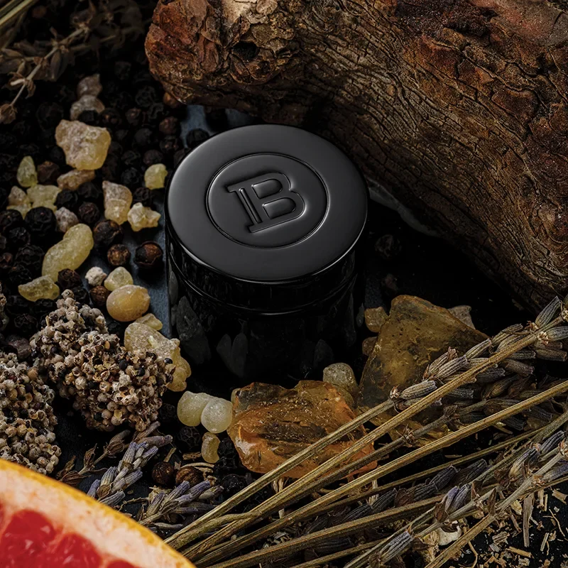 BalmainHair_BalmainHomme_HairPerfume_CS_M_S_HP_HOM_100_Mood_04_SOCIAL_800x800